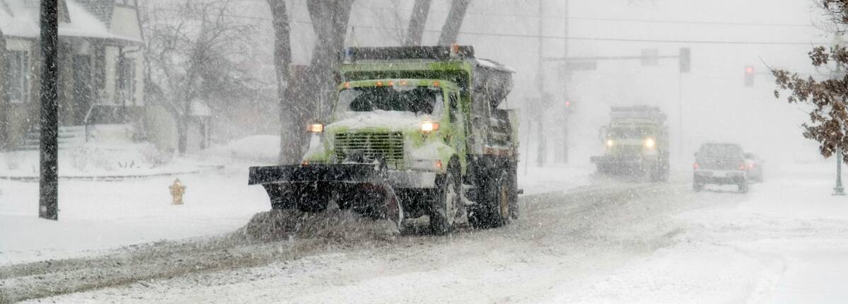 School Cancelled Today/ las Escuelas están cerrados hoy